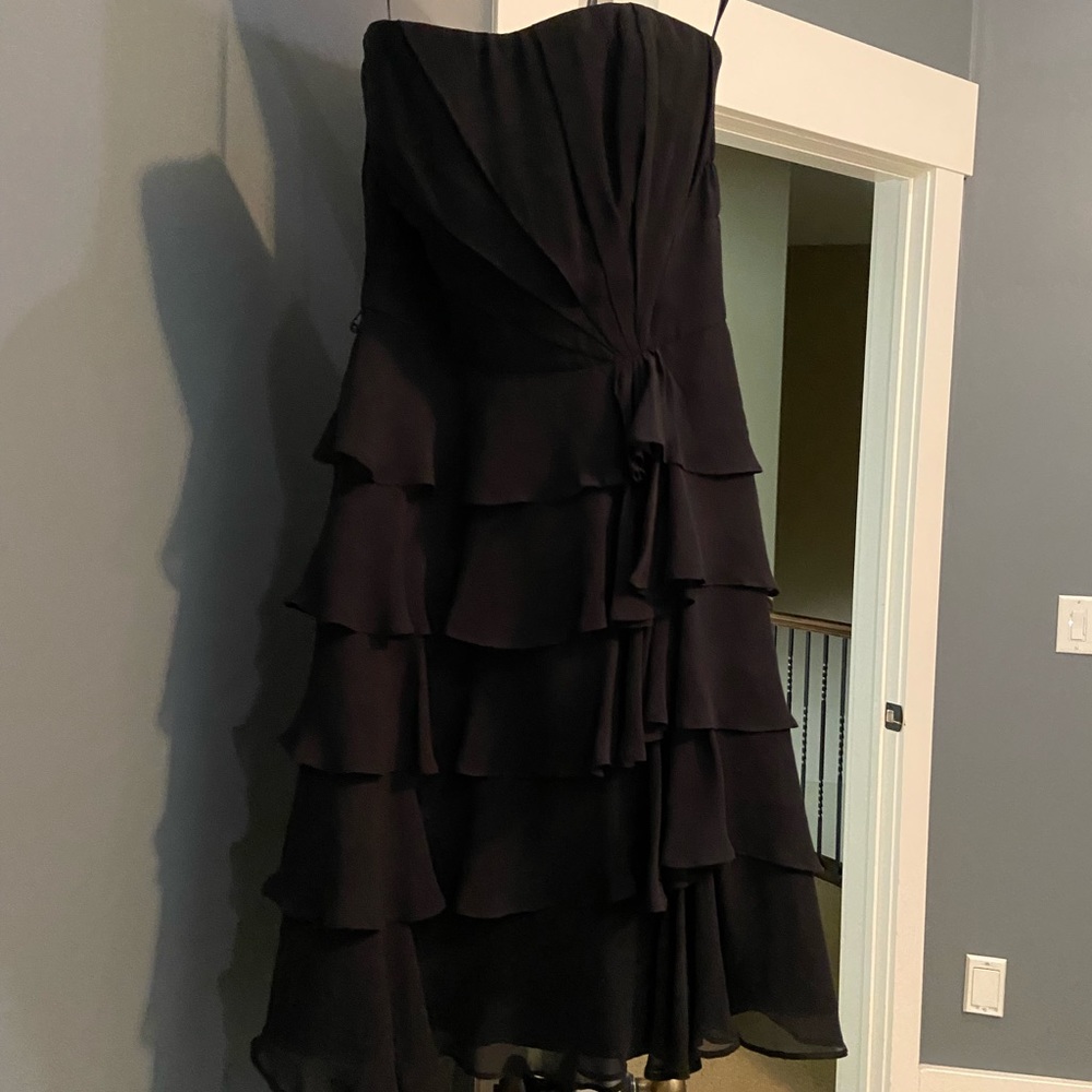 Black size 00 WHBM ruffled mini dress
